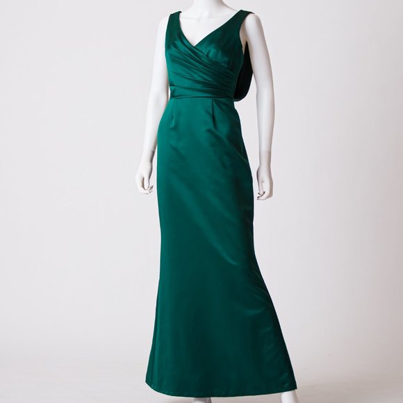 Vera Wang Forest Dark Green Gown - Picture 1 of 11